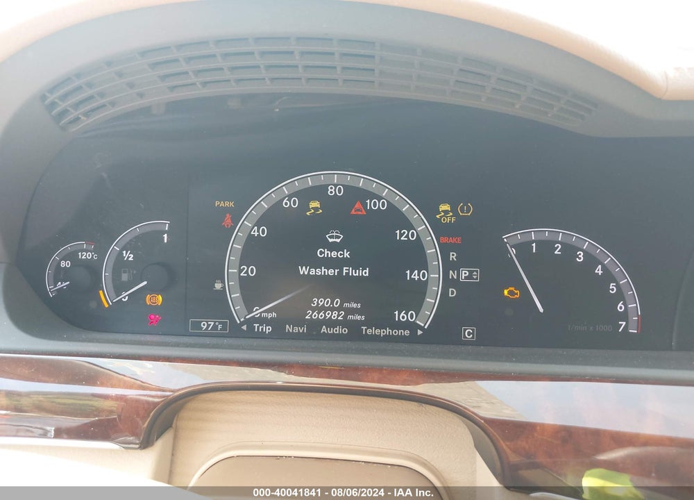 2010 MERCEDES-BENZ S 550 VIN: WDDNG7BB9AA351127