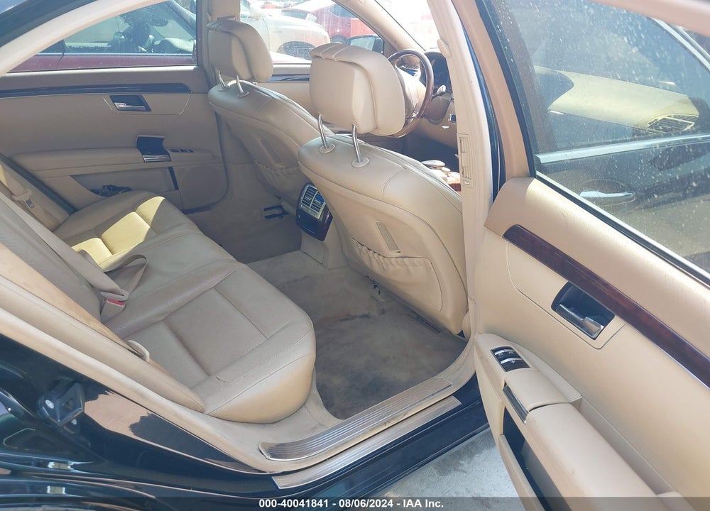2010 MERCEDES-BENZ S 550 VIN: WDDNG7BB9AA351127