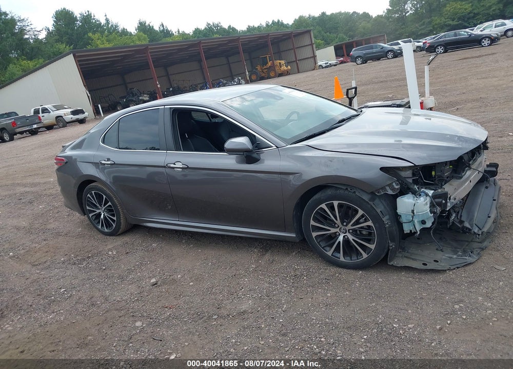 2018 TOYOTA CAMRY SE VIN: 4T1B11HK9JU073195