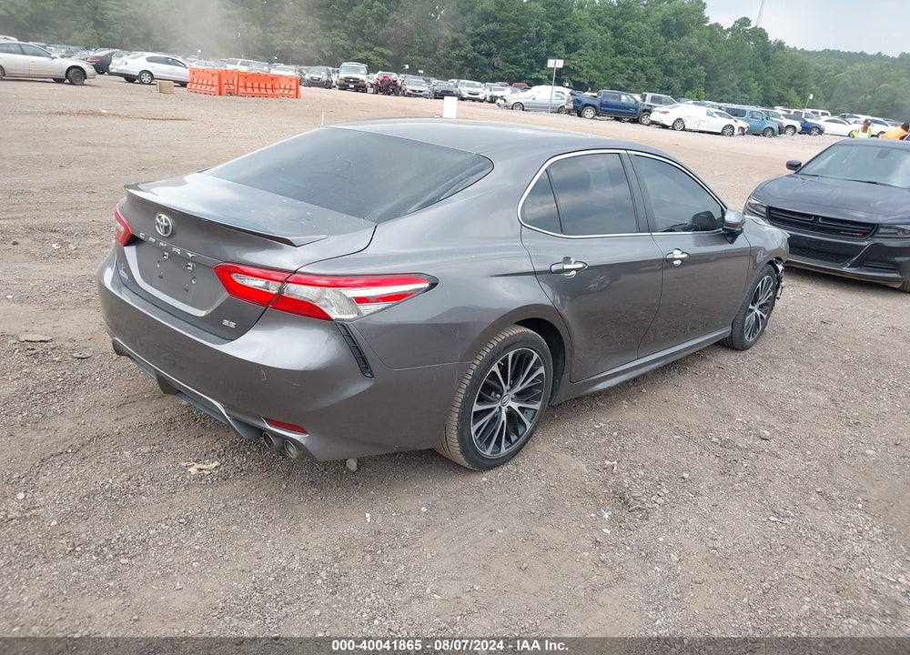 2018 TOYOTA CAMRY SE VIN: 4T1B11HK9JU073195