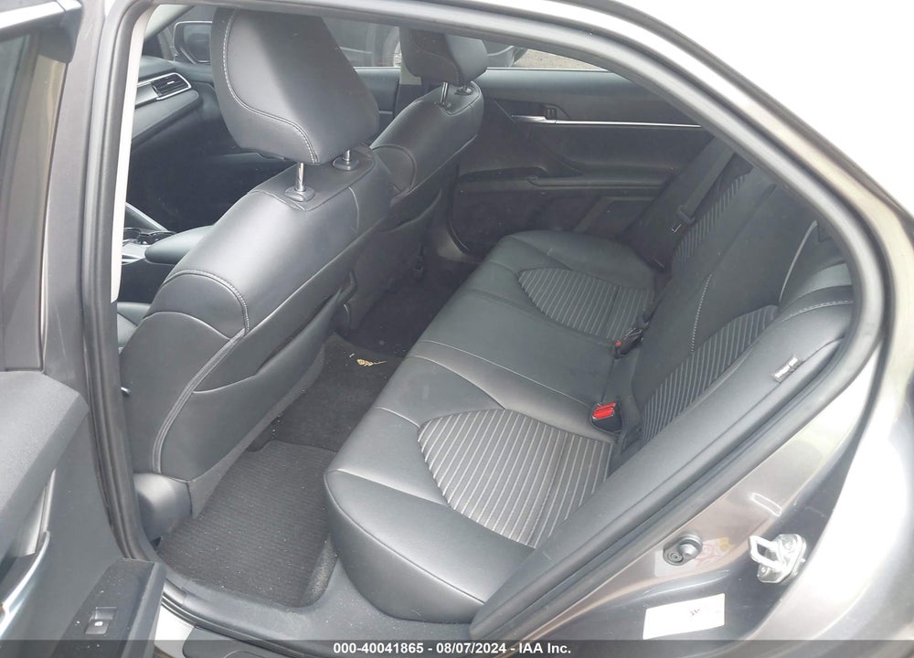 2018 TOYOTA CAMRY SE VIN: 4T1B11HK9JU073195