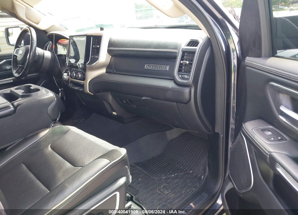 2019 RAM 1500 LAIE  4X4 5'7 BOX VIN: 1C6SRFJT5KN537082