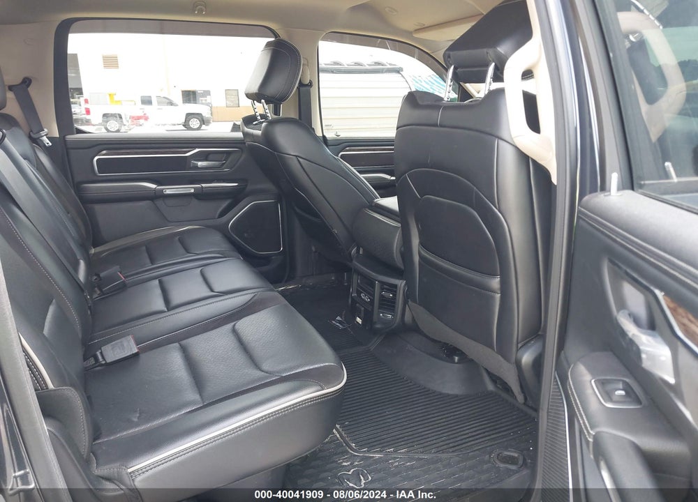 2019 RAM 1500 LAIE  4X4 5'7 BOX VIN: 1C6SRFJT5KN537082