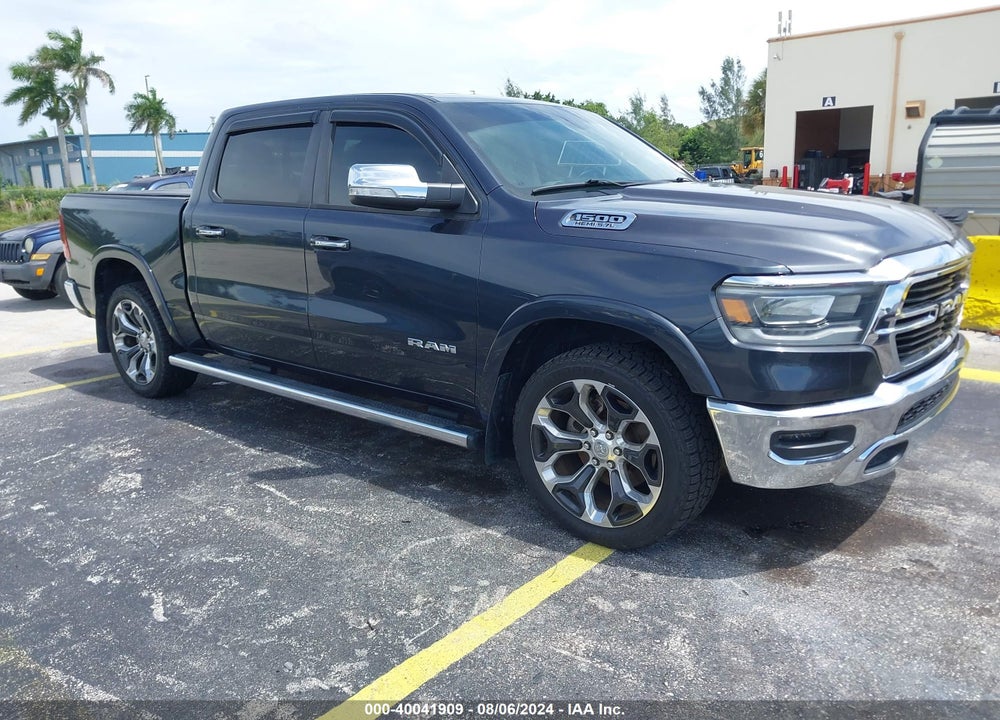 2019 RAM 1500 LAIE  4X4 5'7 BOX VIN: 1C6SRFJT5KN537082