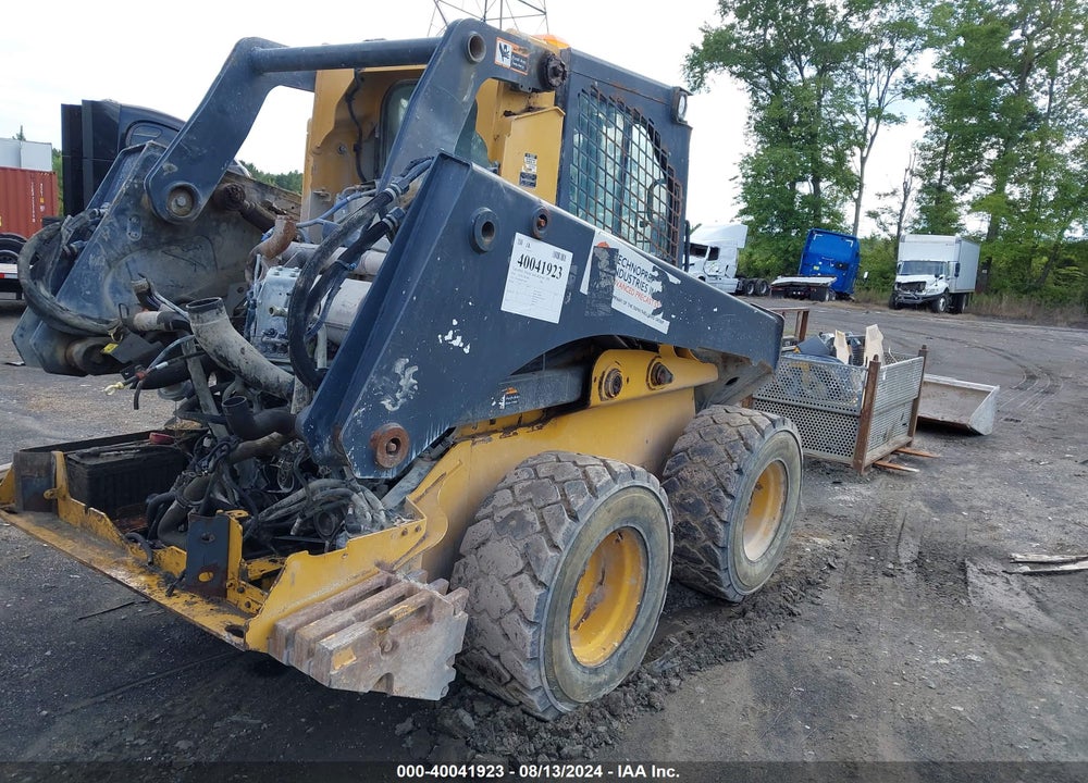 2018 JOHN DEERE 330G VIN: 1T0330GKHHF319281