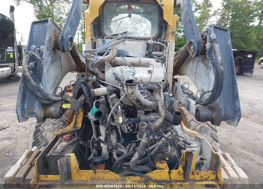 2018 JOHN DEERE 330G VIN: 1T0330GKHHF319281
