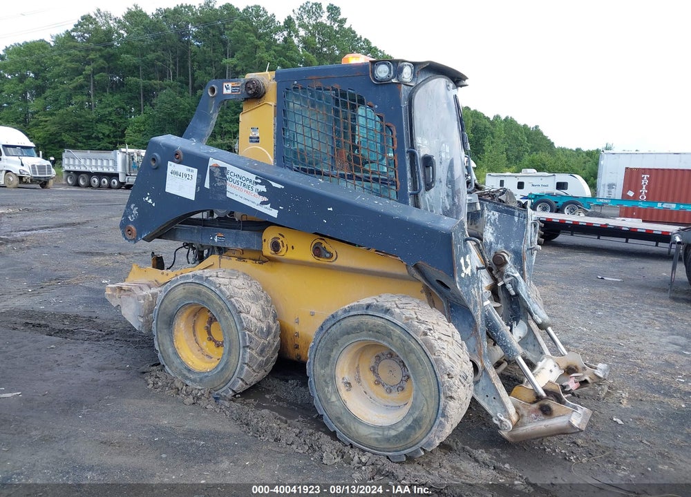 2018 JOHN DEERE 330G VIN: 1T0330GKHHF319281