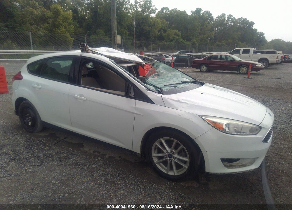2015 FORD FOCUS SE VIN: 1FADP3K2XFL360449