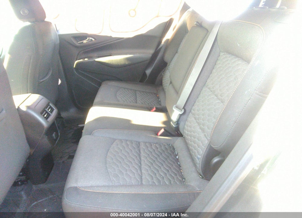 2018 CHEVROLET EQUINOX LT VIN: 2GNAXJEV6J6240390