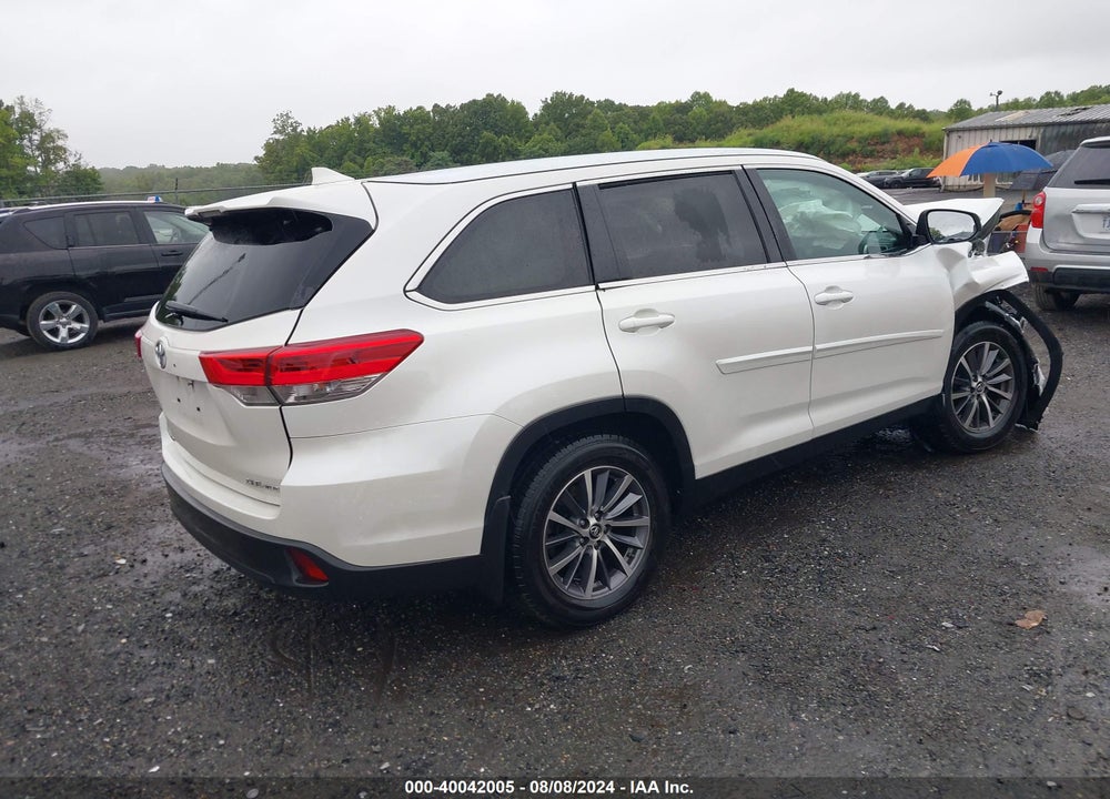 2019 TOYOTA HIGHLANDER XLE VIN: 5TDJZRFHXKS597511