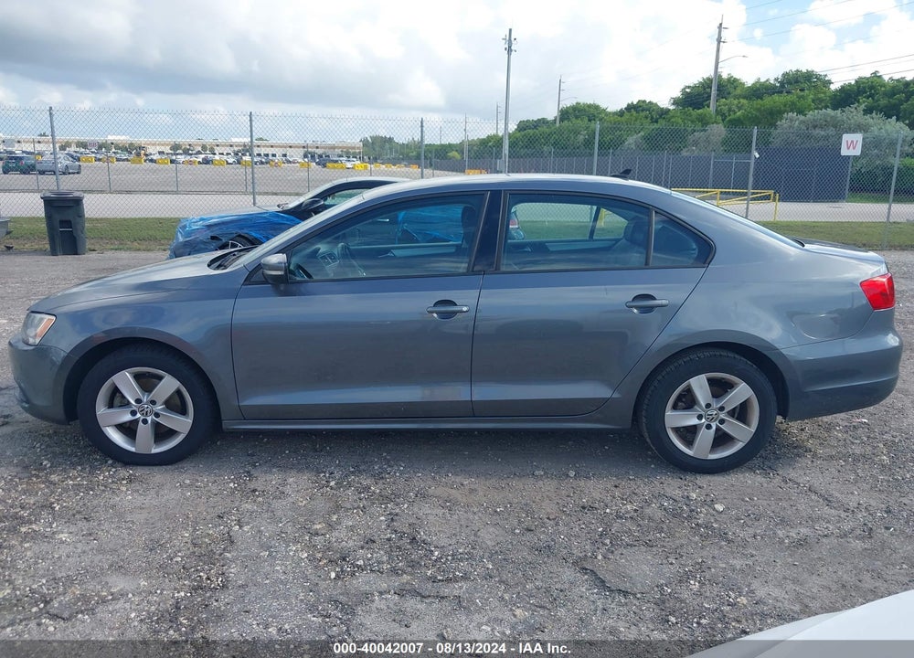 2012 VOLKSWAGEN JETTA 2.0L TDI VIN: 3VW3L7AJXCM398336
