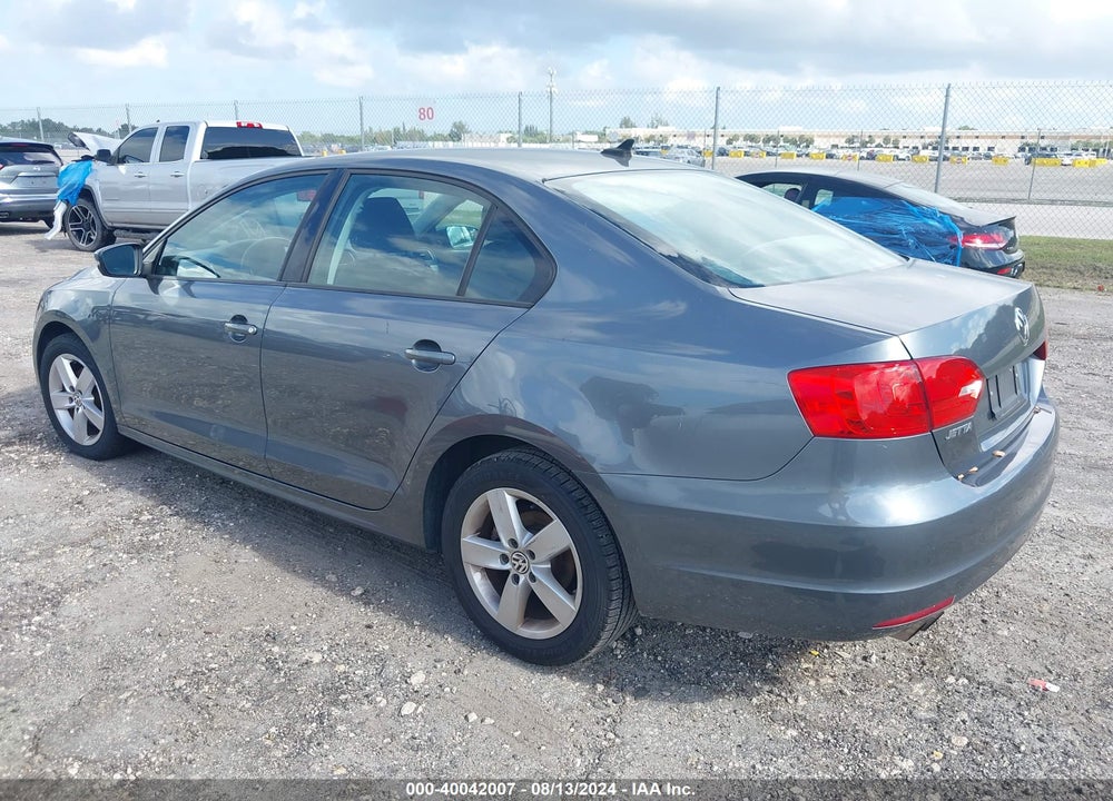 2012 VOLKSWAGEN JETTA 2.0L TDI VIN: 3VW3L7AJXCM398336