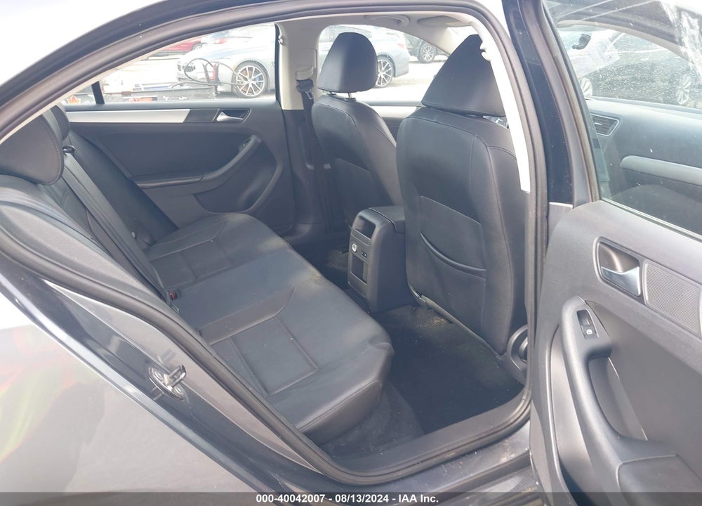 2012 VOLKSWAGEN JETTA 2.0L TDI VIN: 3VW3L7AJXCM398336