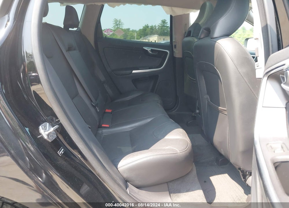 2016 VOLVO XC60 T5 PREMIER VIN: YV4612RK2G2788850