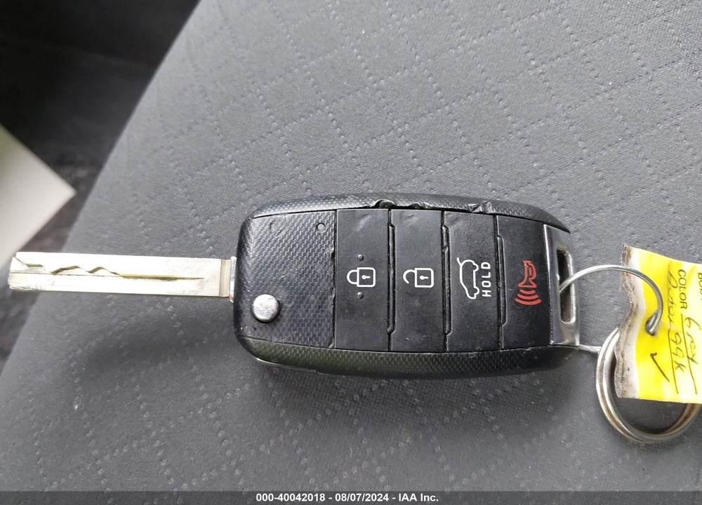 2016 KIA SORENTO 2.4L LX VIN: 5XYPGDA30GG044160