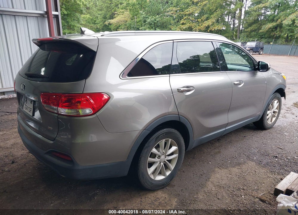 2016 KIA SORENTO 2.4L LX VIN: 5XYPGDA30GG044160