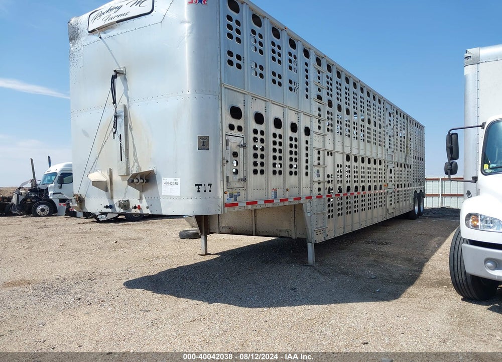 2017 WILSON TRAILER CO CATTLE TRAILER VIN: 1W16502A2H5552623