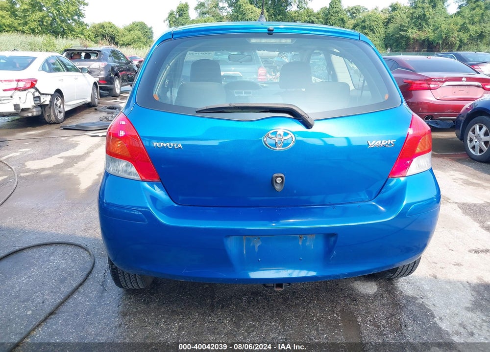 2009 TOYOTA YARIS VIN: JTDJT903095242426
