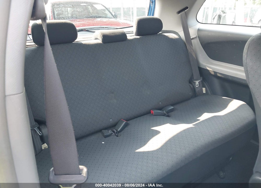 2009 TOYOTA YARIS VIN: JTDJT903095242426