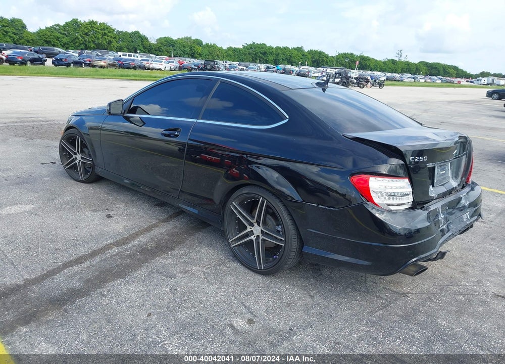 2015 MERCEDES-BENZ C 250 VIN: WDDGJ4HB6FG417542