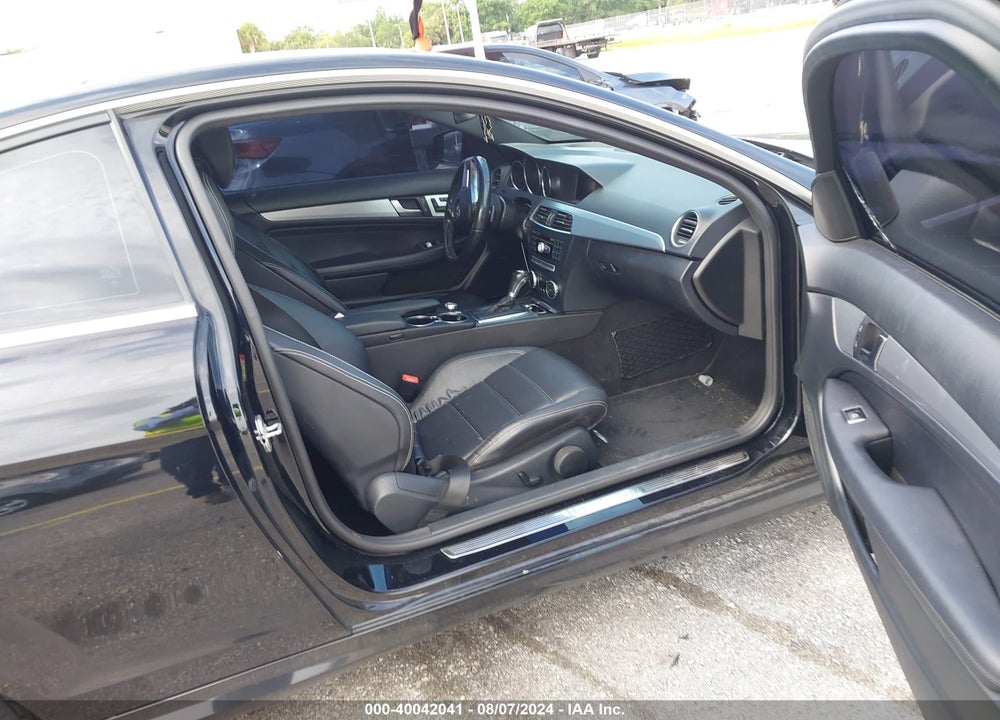 2015 MERCEDES-BENZ C 250 VIN: WDDGJ4HB6FG417542