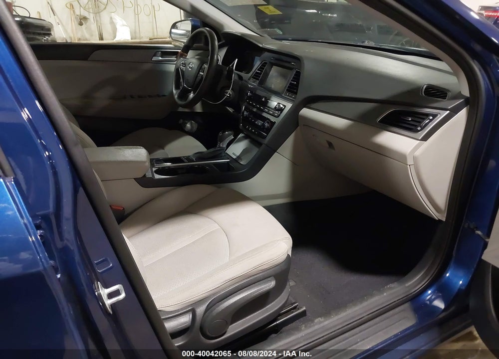 2017 HYUNDAI SONATA SE VIN: 5NPE24AF2HH439564