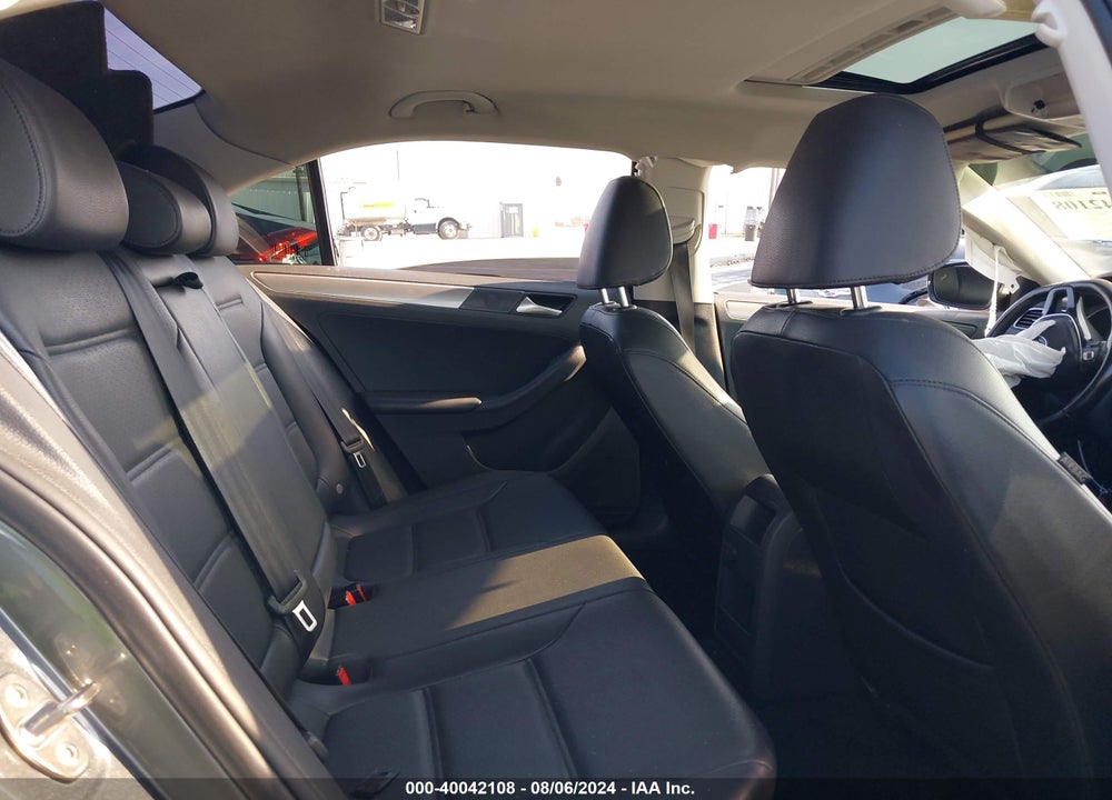 2018 VOLKSWAGEN JETTA 1.4T SE/1.4T WOLFSBURG EDITION VIN: 3VWDB7AJ7JM221005