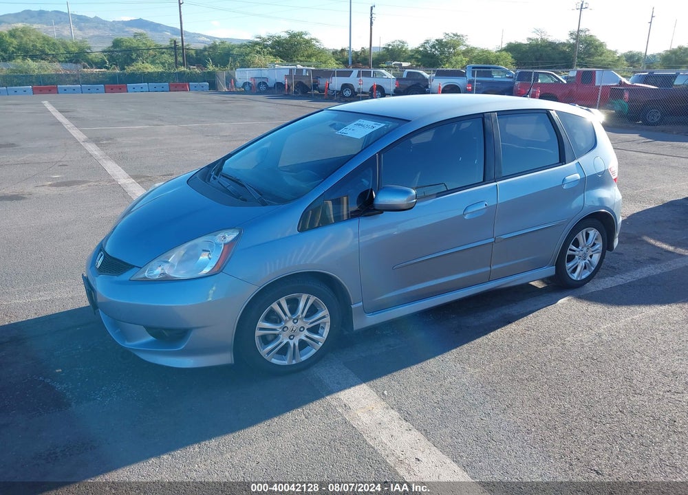 2011 HONDA FIT SPORT VIN: JHMGE8H5XBC020030