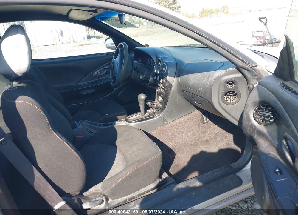 2001 HYUNDAI TIBURON BASE PKG 1   2 VIN: KMHJG25F01U250031