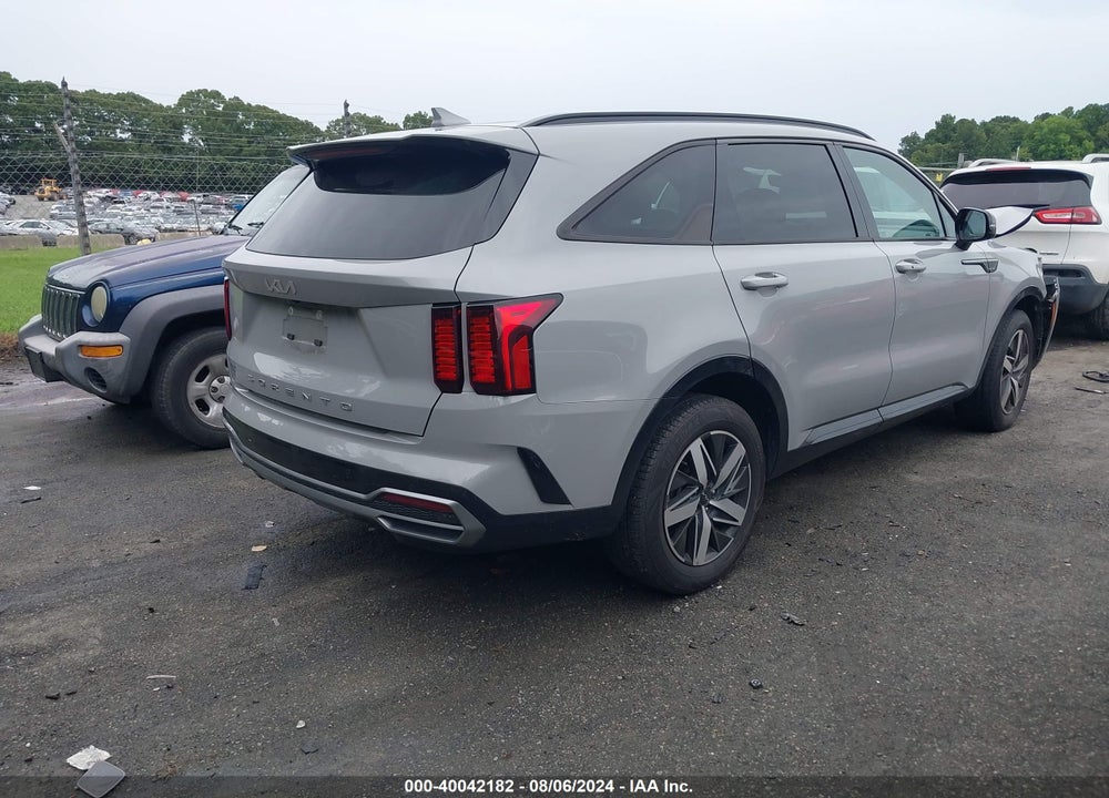 2022 KIA SORENTO VIN: 5XYRH4LF7NG142886