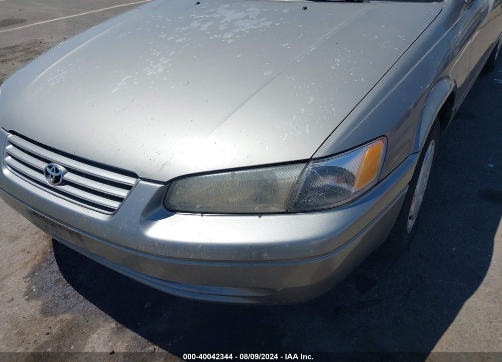 1998 TOYOTA CAMRY LE VIN: JT2BG22K2W0234527