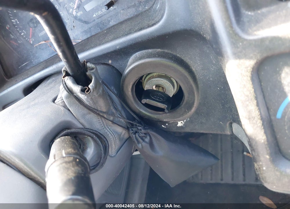 2000 TOYOTA SIENNA LE VIN: 4T3ZF13CXYU291177