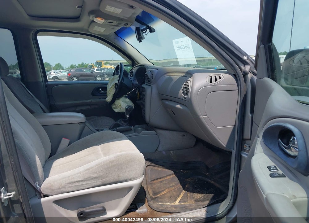 2005 CHEVROLET TRAILBLAZER LT VIN: 1GNDT13S252157818
