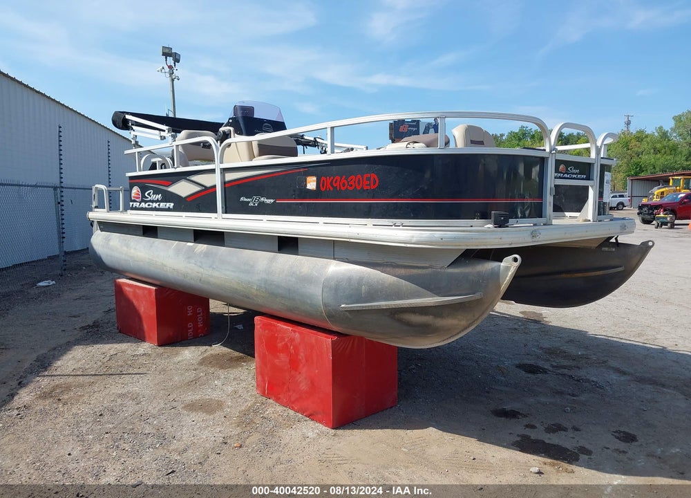 2018 BASS SUN TRACKER  BUG VIN: BUJ29679D818