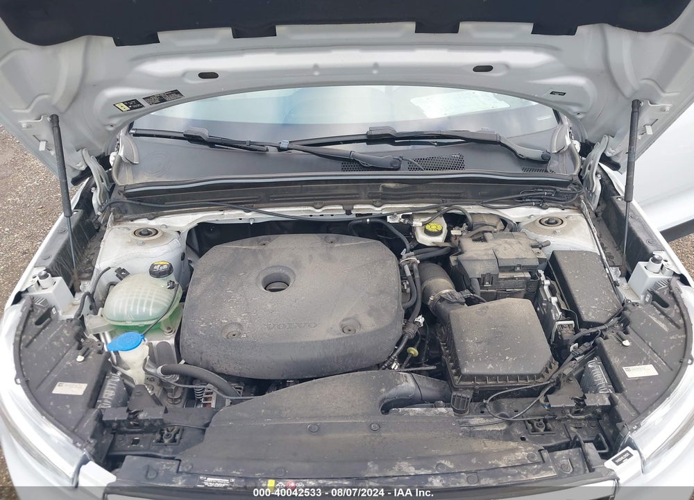 2020 VOLVO XC40 T5 MOMENTUM VIN: YV4162UK8L2316570
