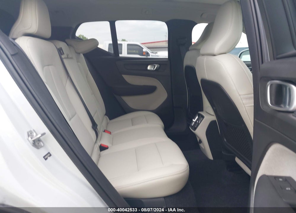 2020 VOLVO XC40 T5 MOMENTUM VIN: YV4162UK8L2316570