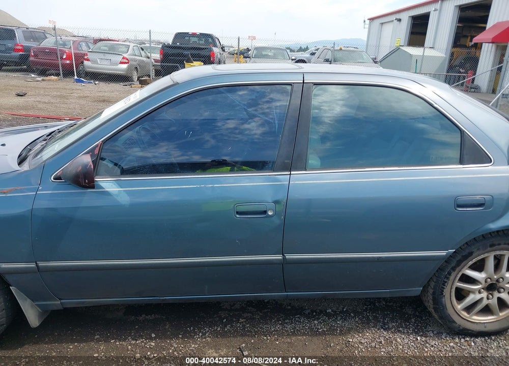 2000 TOYOTA CAMRY XLE V6 VIN: JT2BF28K1Y0270111