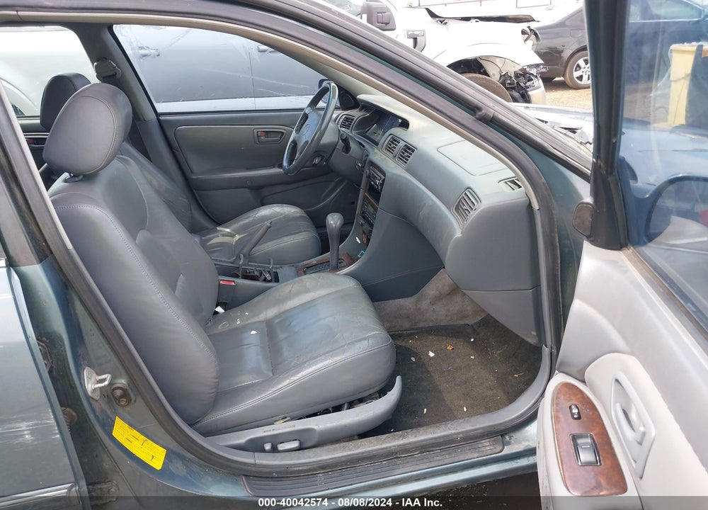 2000 TOYOTA CAMRY XLE V6 VIN: JT2BF28K1Y0270111