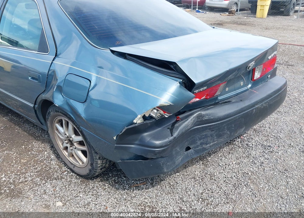 2000 TOYOTA CAMRY XLE V6 VIN: JT2BF28K1Y0270111