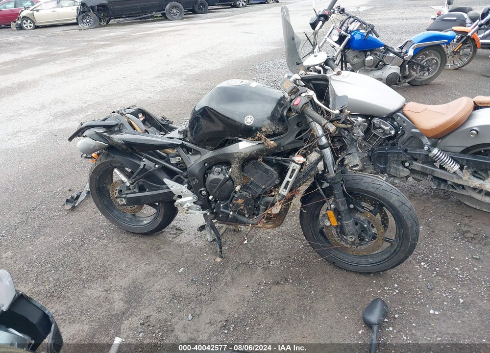 2009 YAMAHA FZ6 SHG VIN: JYARJ13E19A006605