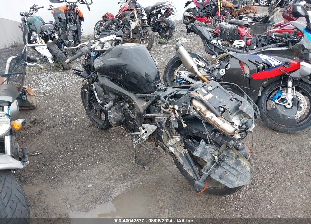 2009 YAMAHA FZ6 SHG VIN: JYARJ13E19A006605