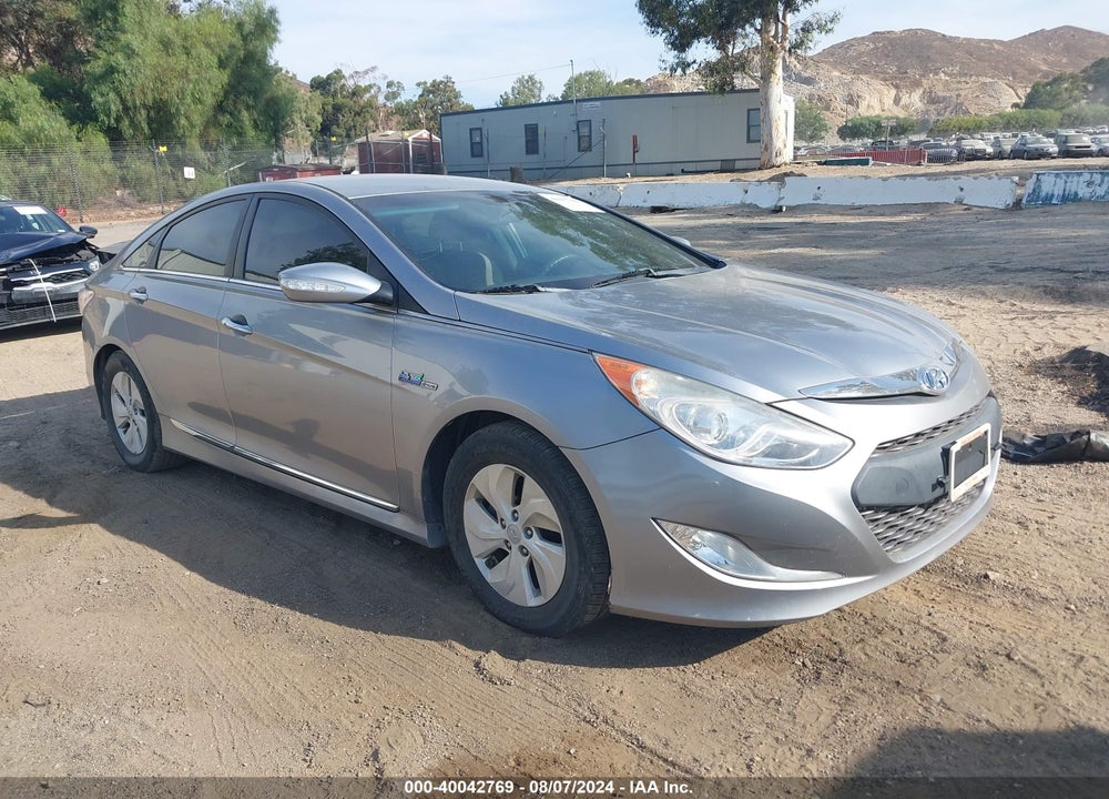 2015 HYUNDAI SONATA HYBRID VIN: KMHEC4A46FA120020