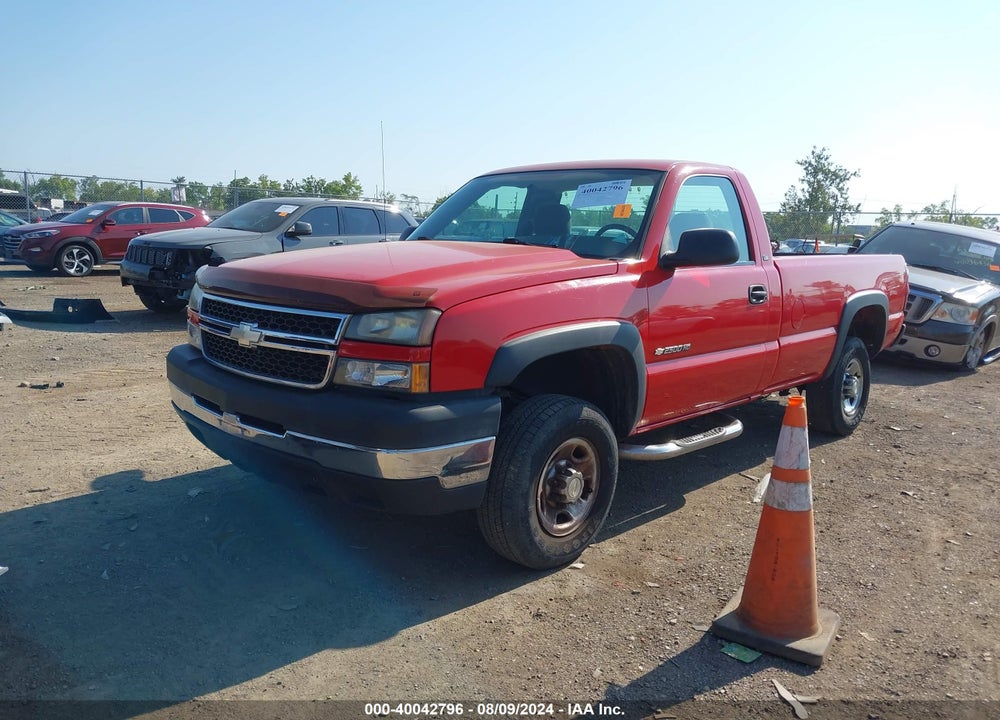 2007 CHEVROLET SILVERADO 2500HD CLASSIC LS VIN: 1GCHC24U87E105658