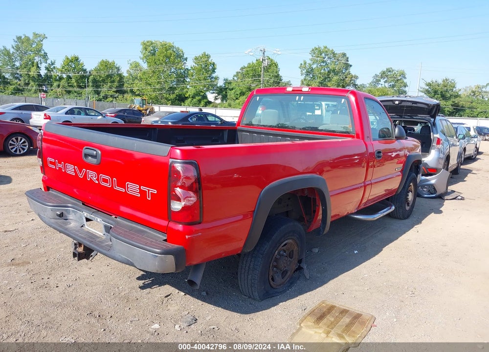 2007 CHEVROLET SILVERADO 2500HD CLASSIC LS VIN: 1GCHC24U87E105658