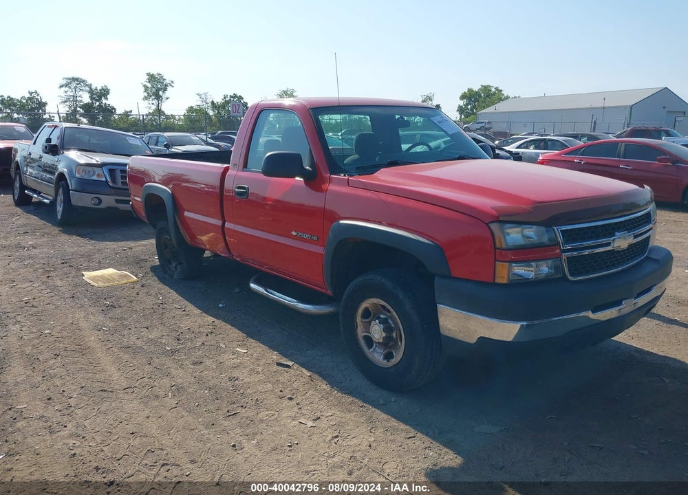 2007 CHEVROLET SILVERADO 2500HD CLASSIC LS VIN: 1GCHC24U87E105658