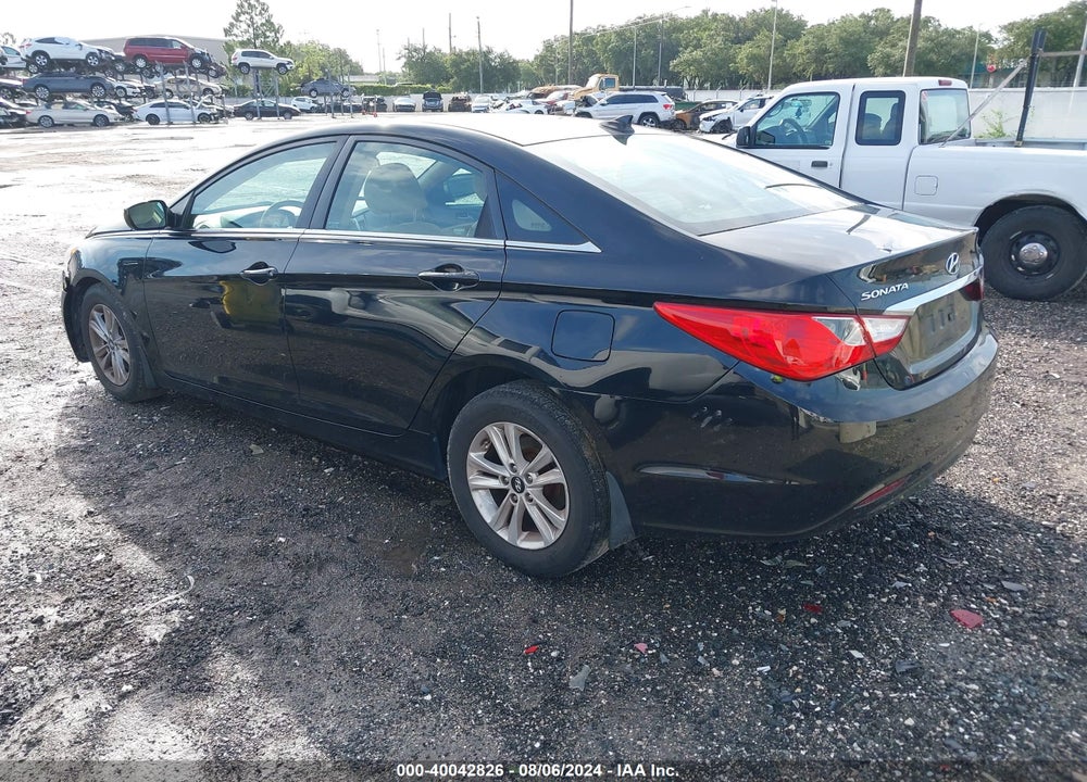 2013 HYUNDAI SONATA GLS VIN: 5NPEB4AC2DH700126