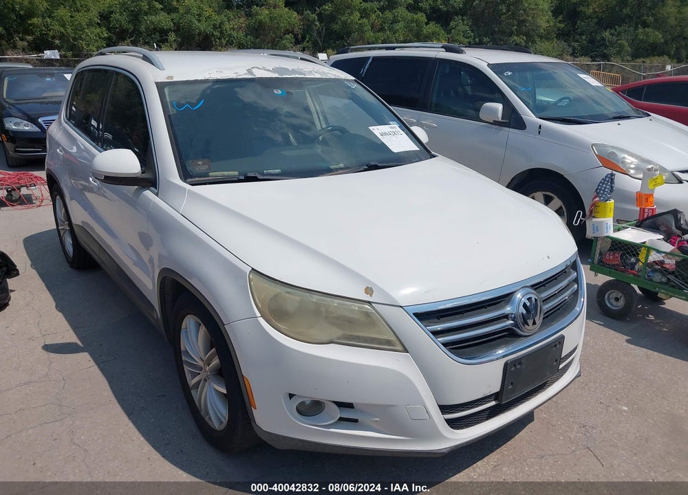 2010 VOLKSWAGEN TIGUAN SE VIN: WVGAV7AX7AW501729