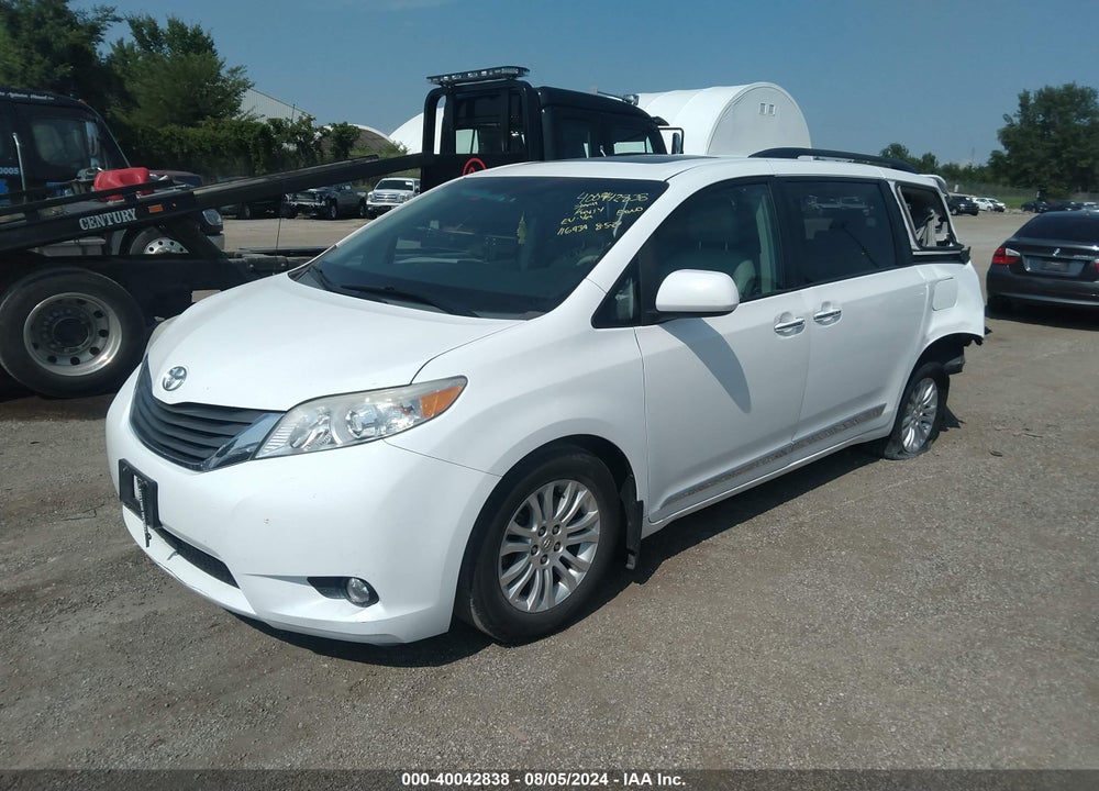 2012 TOYOTA SIENNA XLE V6 8 PASSENGER VIN: 5TDYK3DC4CS278663