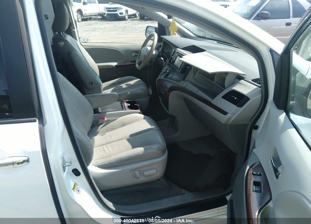 2012 TOYOTA SIENNA XLE V6 8 PASSENGER VIN: 5TDYK3DC4CS278663