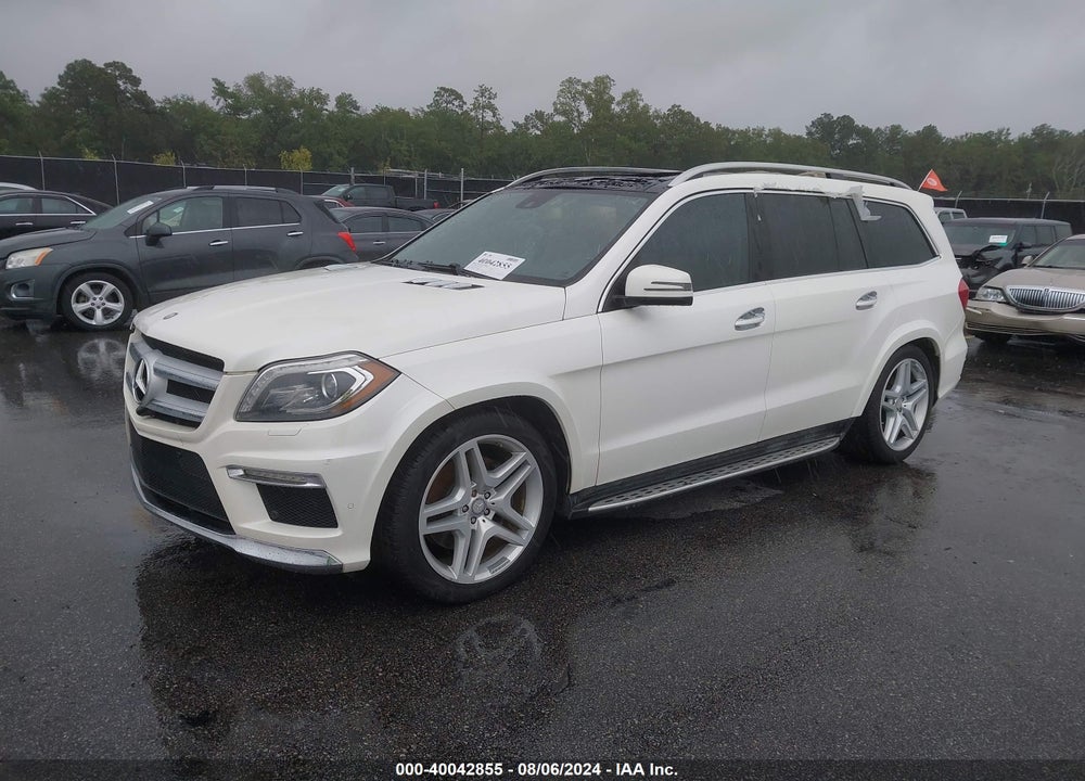 2015 MERCEDES-BENZ GL 550 4MATIC VIN: 4JGDF7DE9FA442143